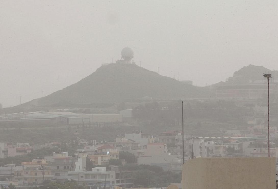 "Ορατότης Μηδέν" στην Κρήτη - Ρεκόρ συγκέντρωσης σκόνης στην ατμόσφαιρα