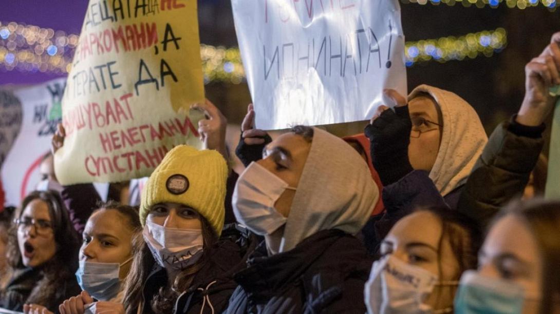 Με μάσκες διαμαρτυρήθηκαν οι κάτοικοι των Σκοπίων