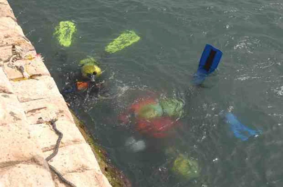 σκουπίδια βυθός