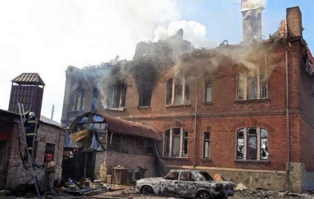 Τρεις άμαχοι νεκροί από τους βομβαρδισμούς στο Ντονέτσκ