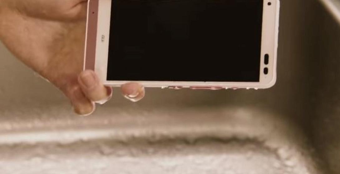 smartphone πλενεται