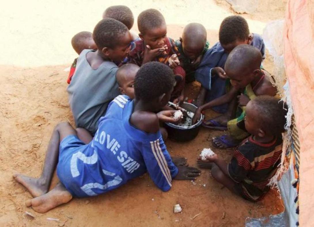 Πεθαίνουν από την πείνα, χιλιάδες παιδιά στη Σομαλία