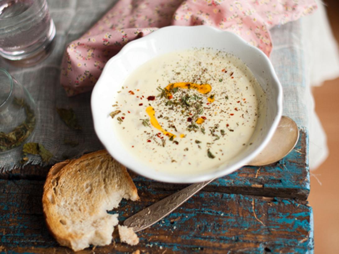 Σούπα με γιαούρτι και μέντα
