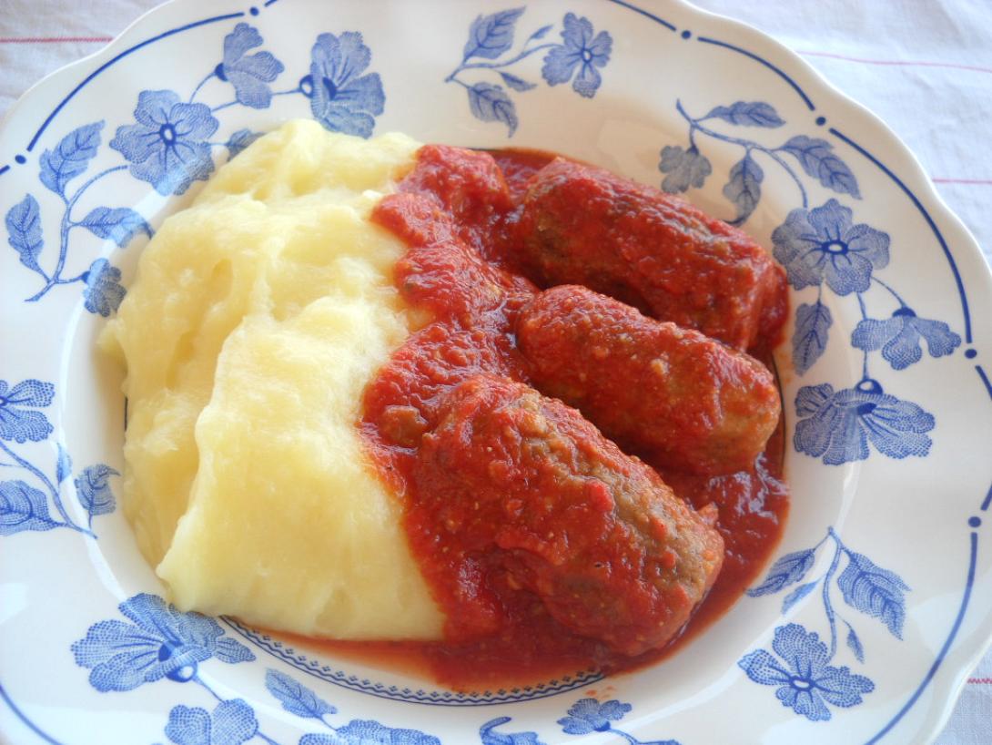 Σουτζουκάκια σόγιας με σάλτσα ντομάτας