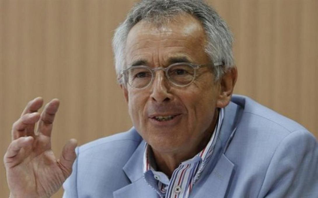 «Οι δανειστές έβαλαν το μαχαίρι στον λαιμό της Ελλάδας»