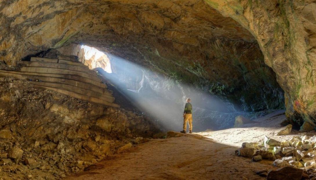 Το Σπήλαιο του Νταβέλη