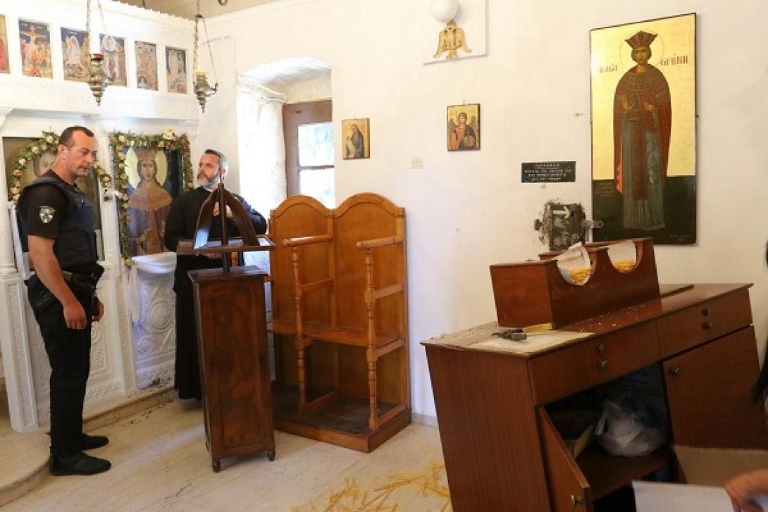 αγία ειρήνη σπήλια