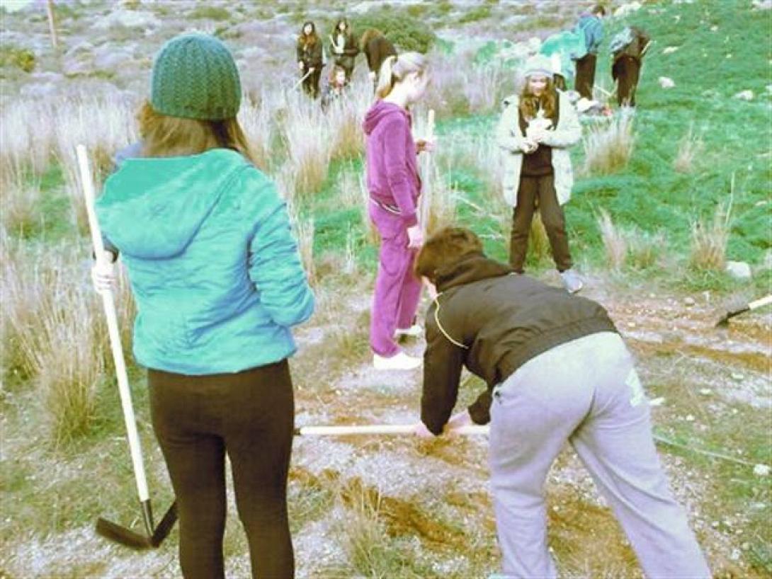 Λασίθι: Συνεχίζεται η σπορά στον Απηγανιά για το βοτανικό πάρκο