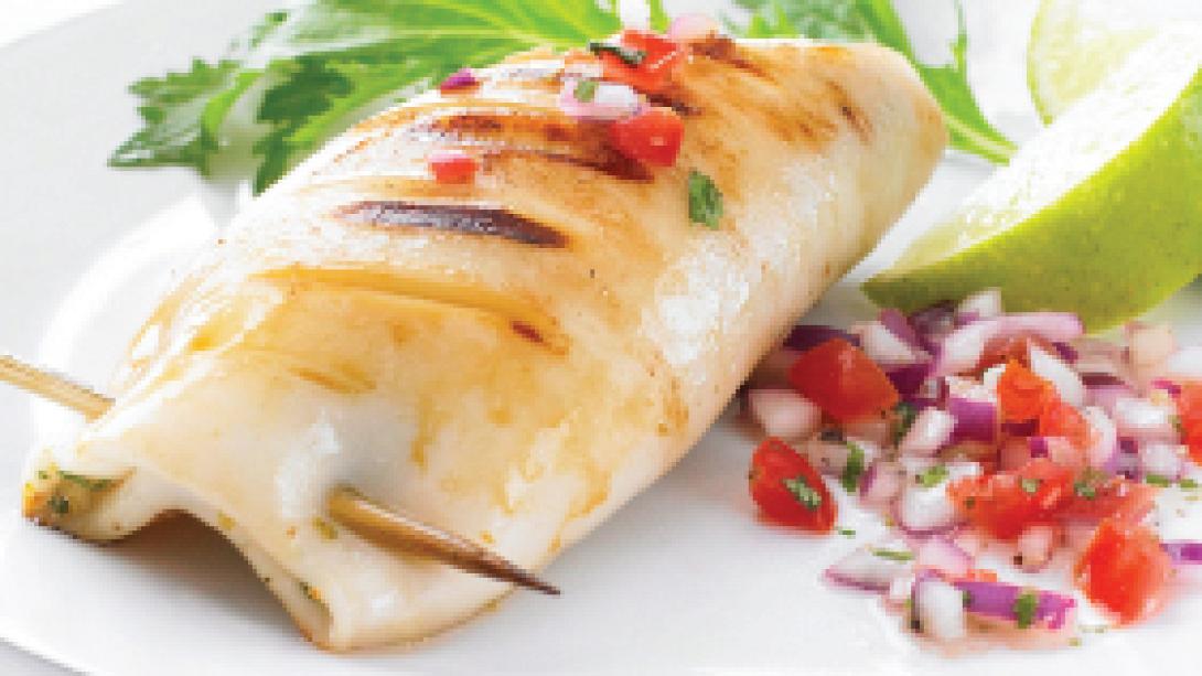 Καλαμαράκια γεμιστά με ελιές και αμύγδαλα