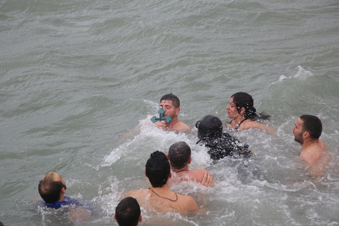 Έπιασαν τον σταυρό