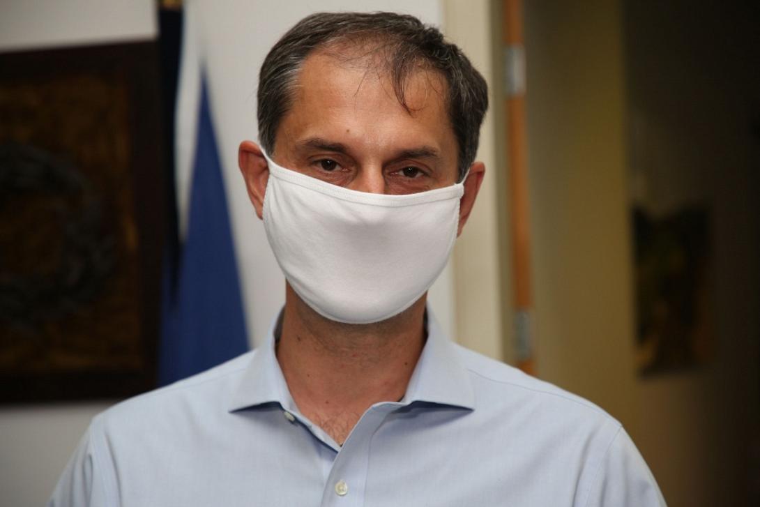 Ο υπουργός Τουρισμού Χάρης Θεοχάρης.