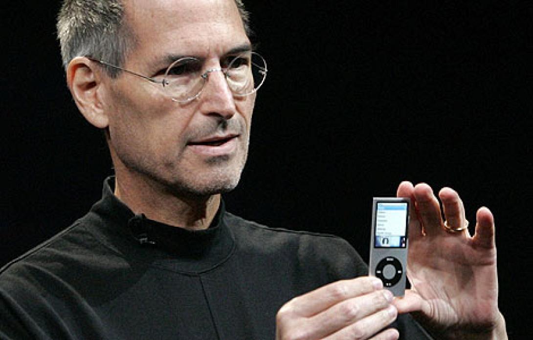 steve_jobs_ipod.jpg