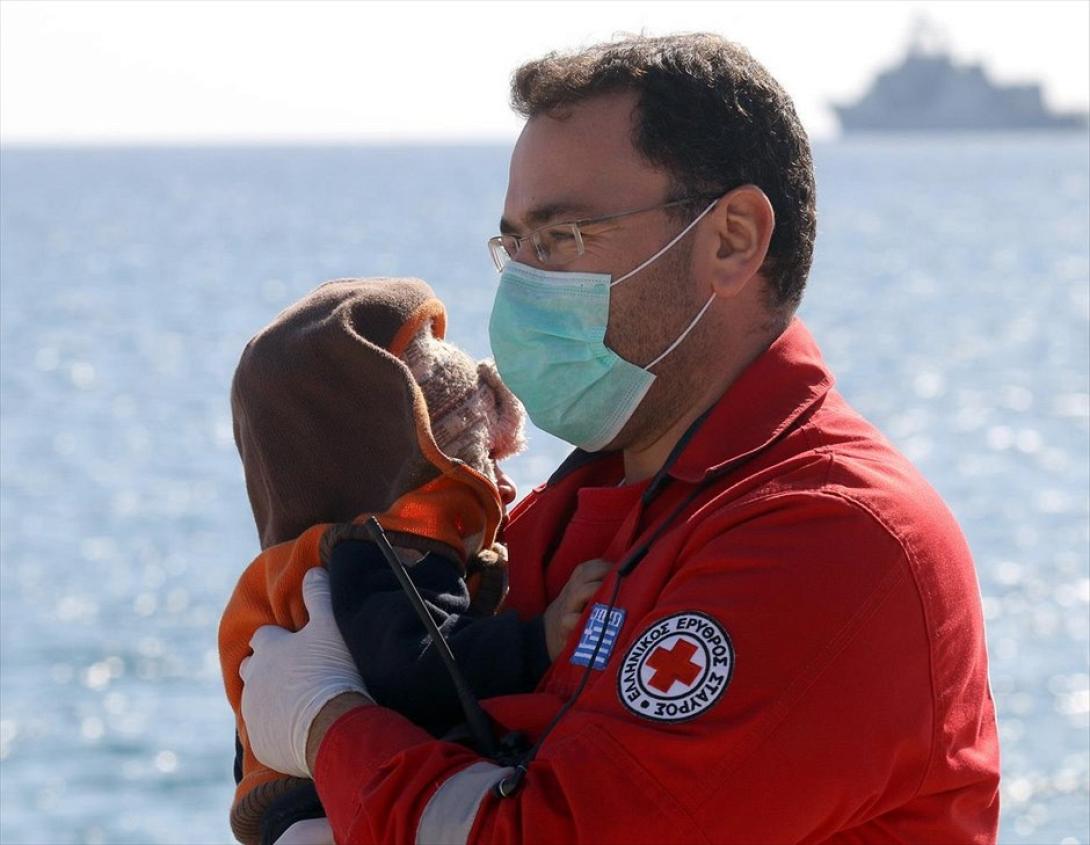 Η "Οδύσσεια" των μεταναστών του πλοίου Baris (φωτορεπορτάζ)