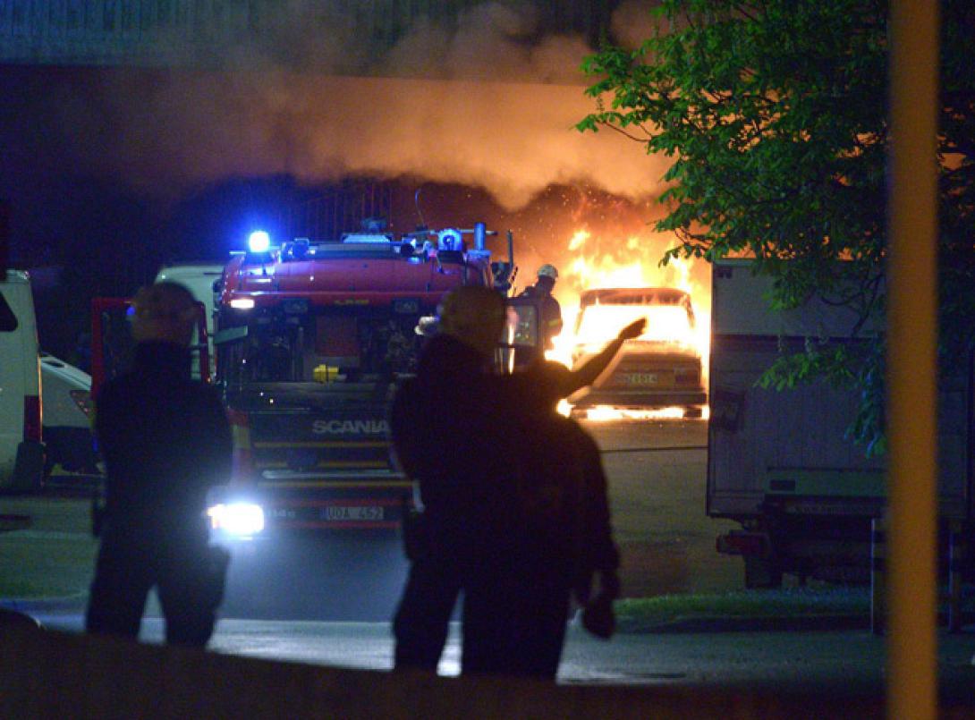 Μολότοφ κατά αστυνομικών στη Στοκχόλμη