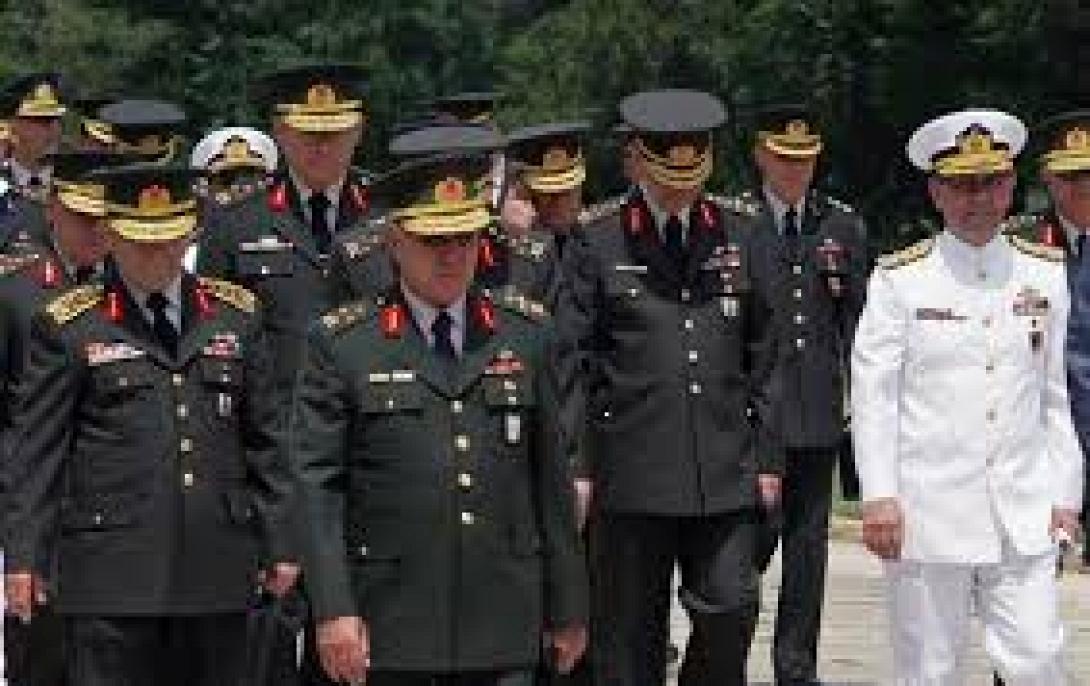 στρατιωτικοι