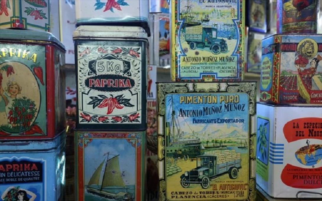 Τα κουτιά πυ συλλέγει