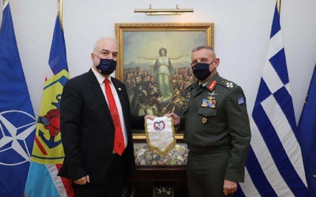 ο αρχηγός ΓΕΕΘΑ με τον κ.Βαρσάμη