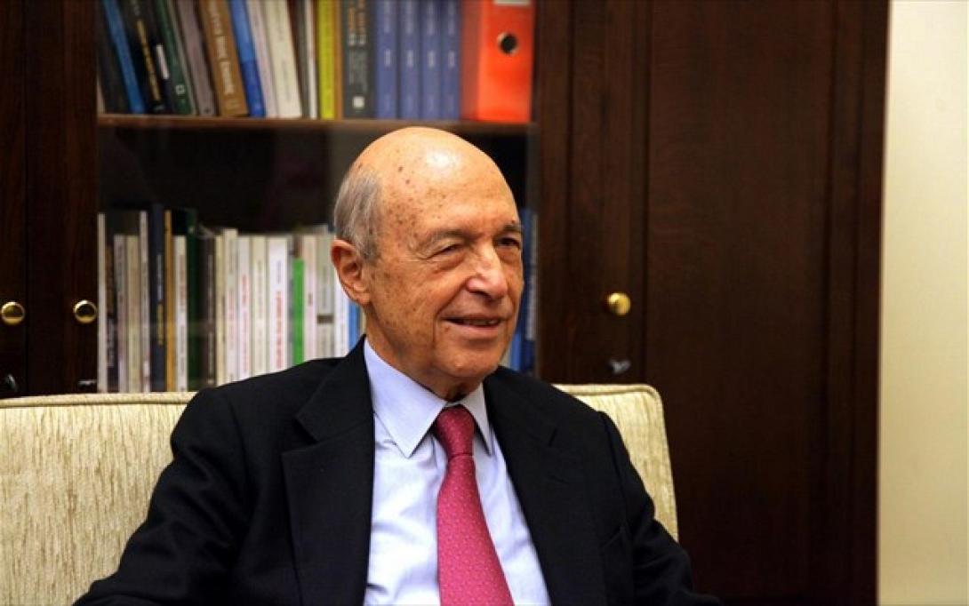 Δεν «βλέπει» εκλογή Προέδρου από την παρούσα Βουλή ο Κ. Σημίτης