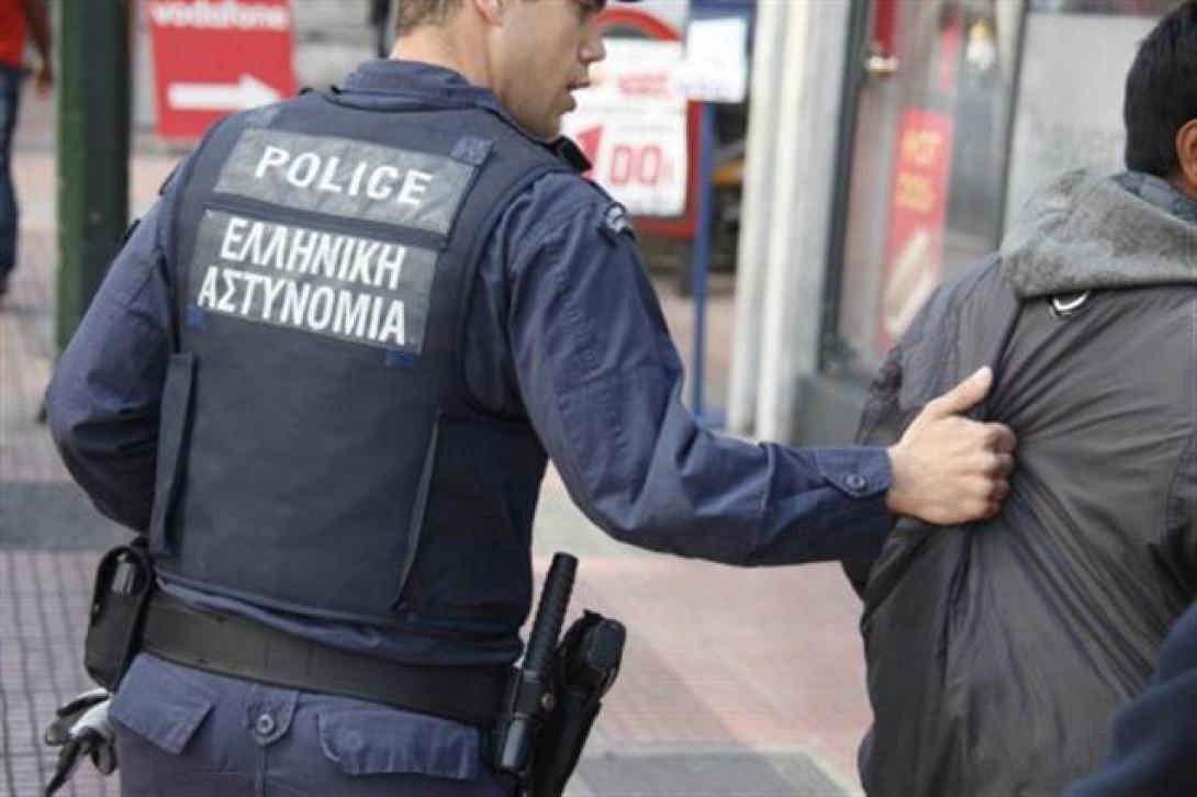 2000 πακέτα τσιγάρα και πλαστά cd  στην κατοχή Πακιστανών στα Χανιά