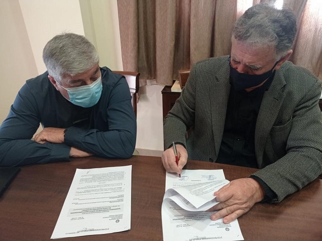 Υπογραφή σύμβασης για τη διαμόρφωση του περιβάλλοντα χώρου του Σταδίου Αρκαλοχωρίου 