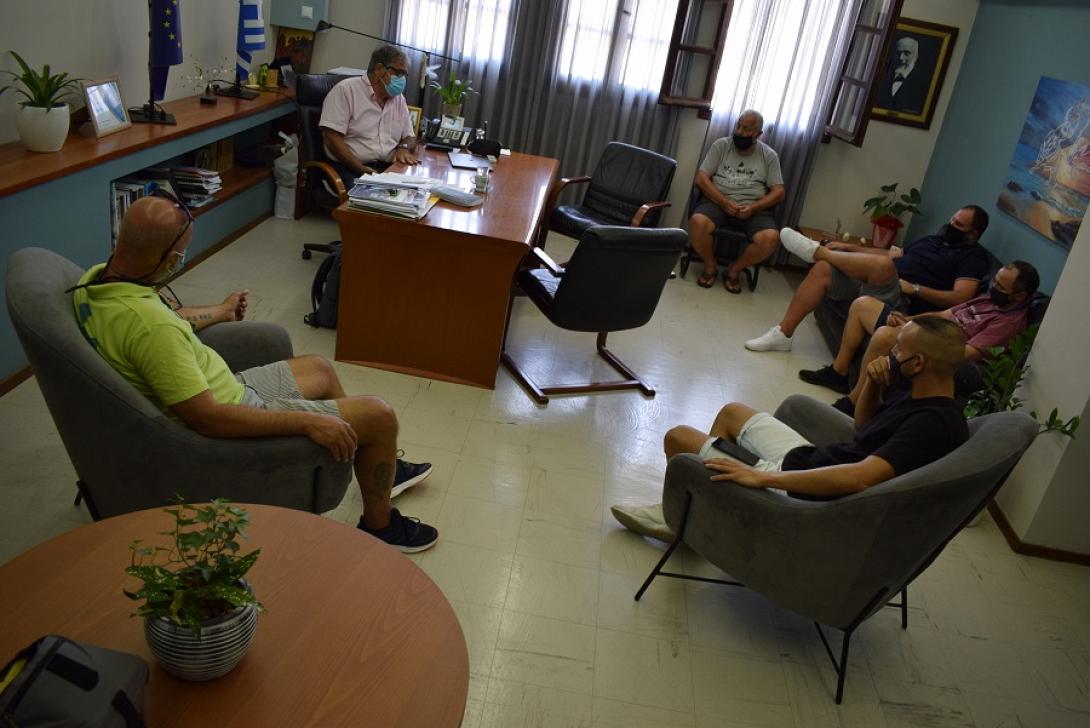 συνάντηση Ζερβού