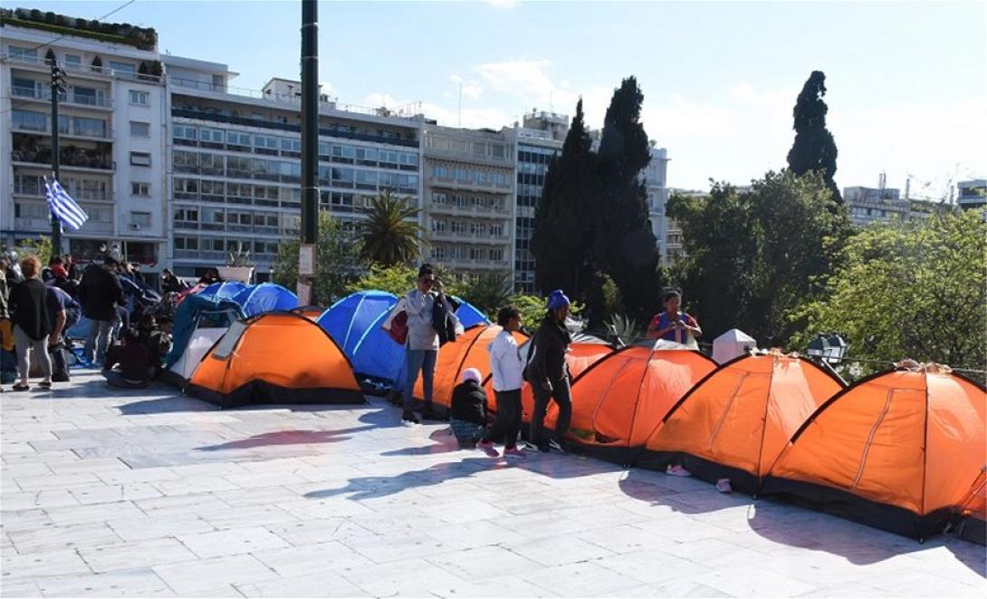 συνταγμα προσφυγες.jpg