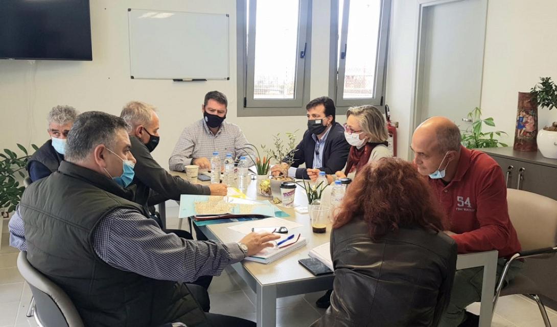 Διαδοχικές συσκέψεις στην Περιφέρεια.