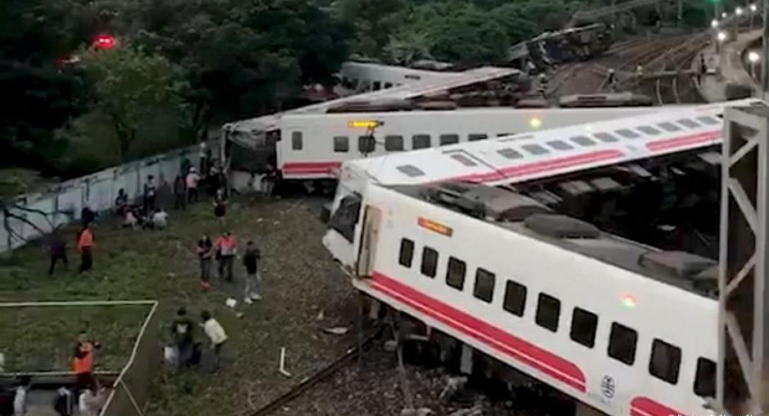 taiwantrainaccident.jpg