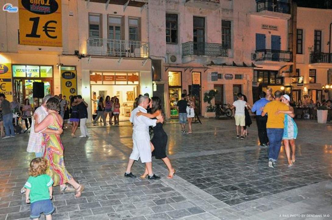 Tango στην παραλιακή λεωφόρο του Ρεθύμνου