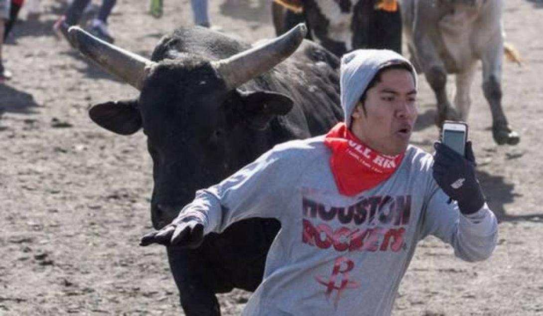 Τα 8 πιο extreme selfies... μετά από αυτό του Obama!