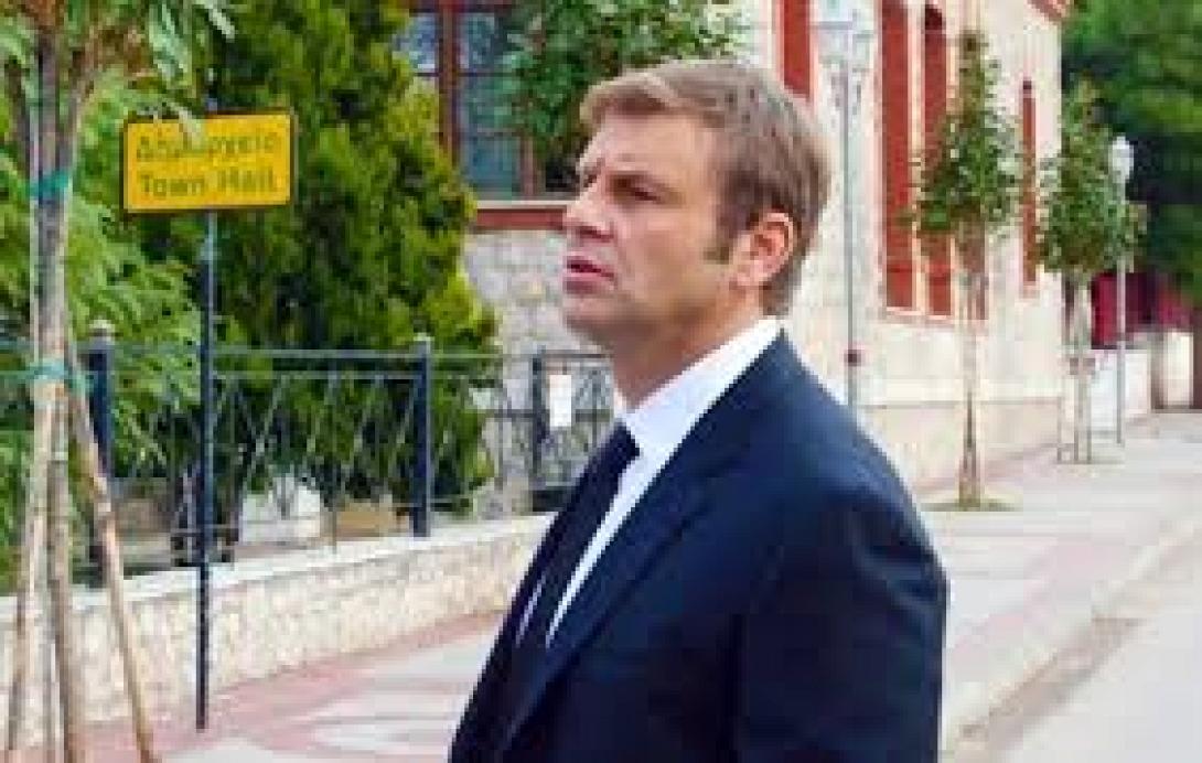 Δώστε μας ένα ευρώ για να συνεχίσει να υπάρχει η "Τελεία", λέει ο Απ. Γκλέτσος