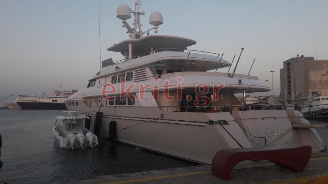 θαλαμηγός λιμεναρχείο