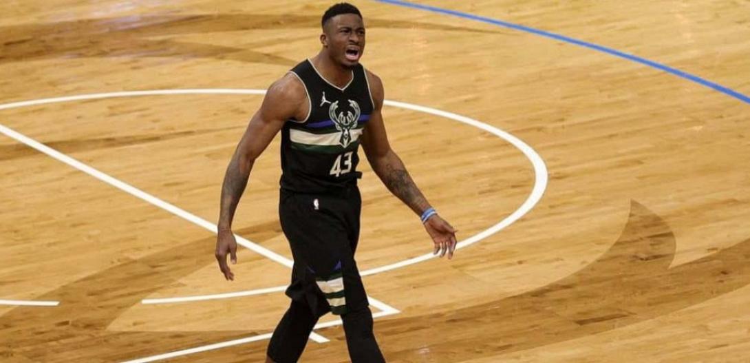 Θανασης Αντετοκούνμπο Μπακς