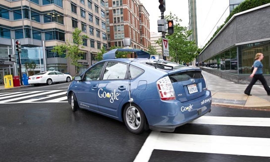 the-google-self-driving-c-011.jpg