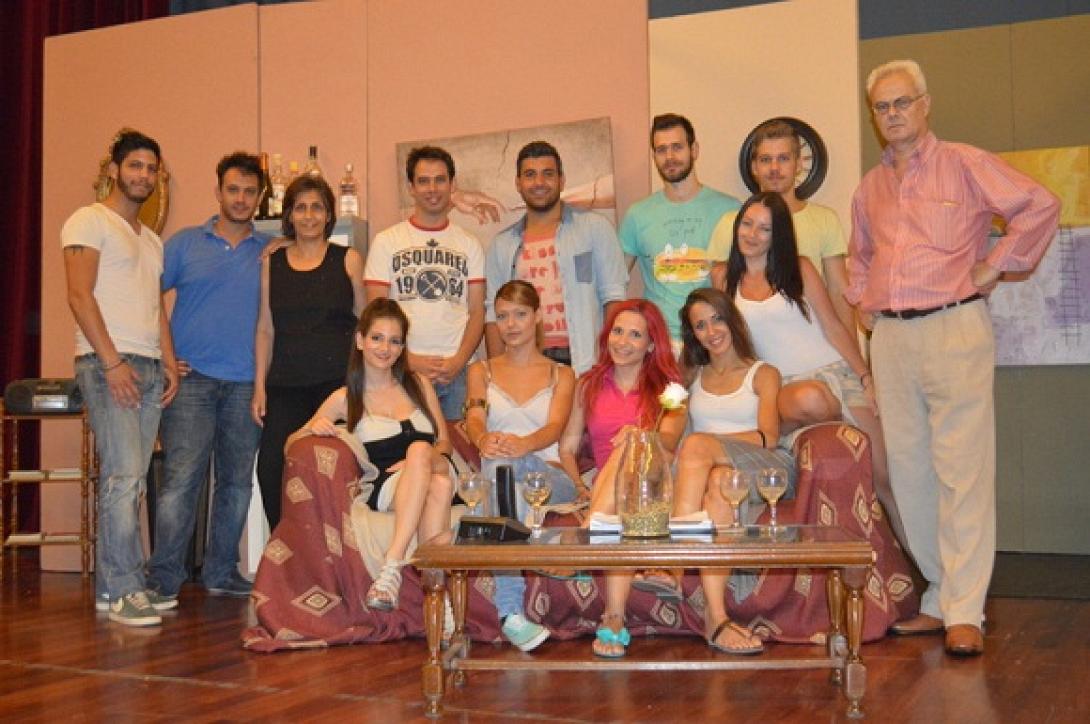 Η Θεατρική Σκηνή Ηρακλείου και η επιτυχημένη "Μύγα Τσετσέ" θα "οργώσουν" την Κρήτη (φωτο)