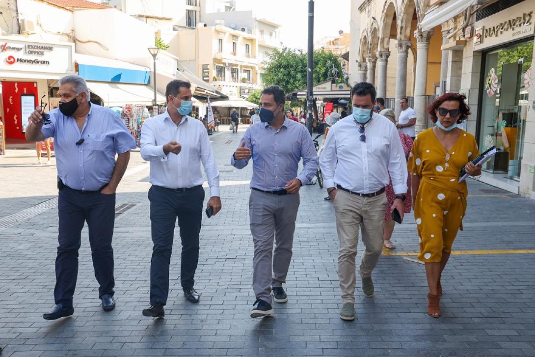 Ο Χάρης Θεοχάρης στο Ηράκλειο