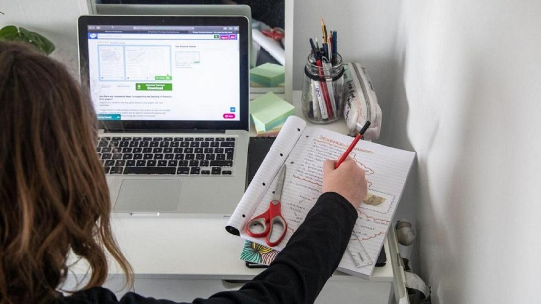 τηλεκπαίδευση σχολεία