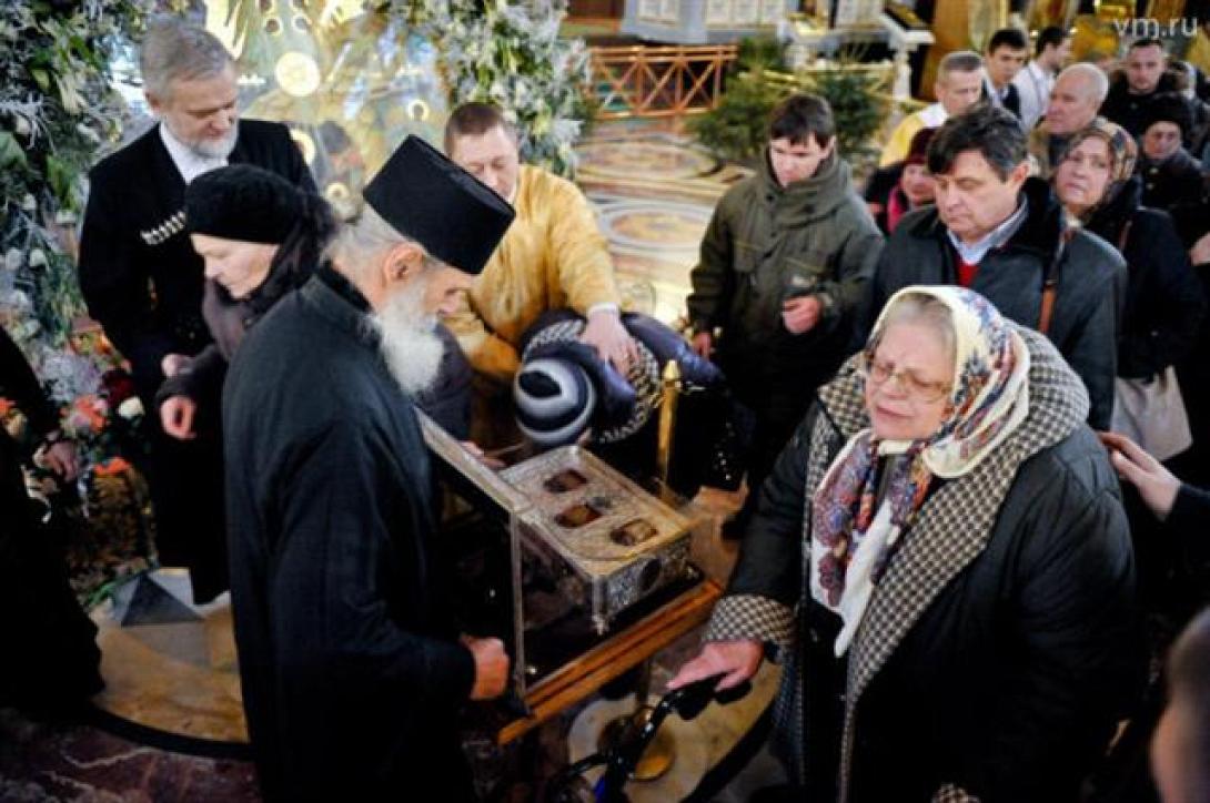 Μόσχα: Μισό εκατομμύριο πιστοί προσκύνησαν τα Τίμια Δώρα