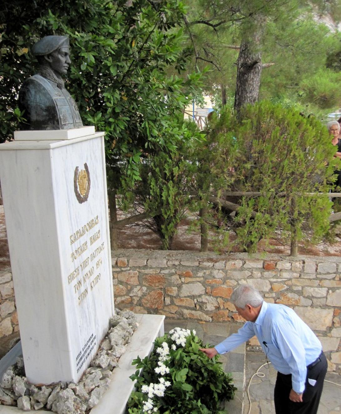 Τιμή στη μνήμη των Ηρώων καταδρομέων Ηλία Τούλη και Νίκου Καβροχωριανού