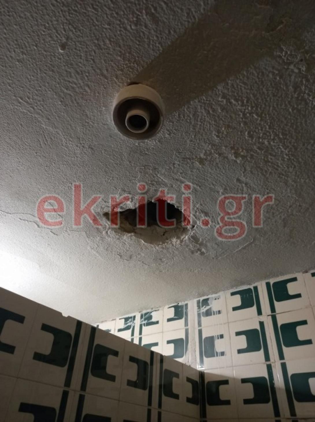 Τρύπες στο ταβάνι... προφανώς για εξαερισμό