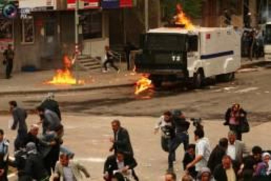 Δύο νεκροί ακόμη στις φιλοκουρδικές διαδηλώσεις στην Τουρκία