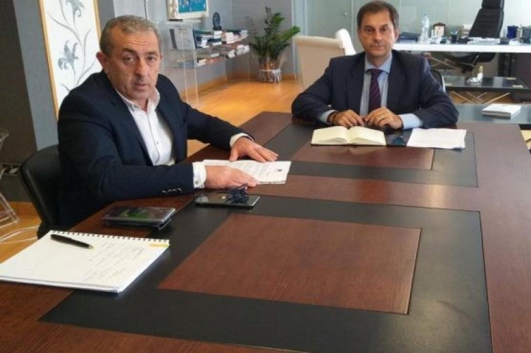 Ο Σωκράτης Βαρδάκης με τον Υπουργό Τουρισμού Χάρη Θεοχάρη