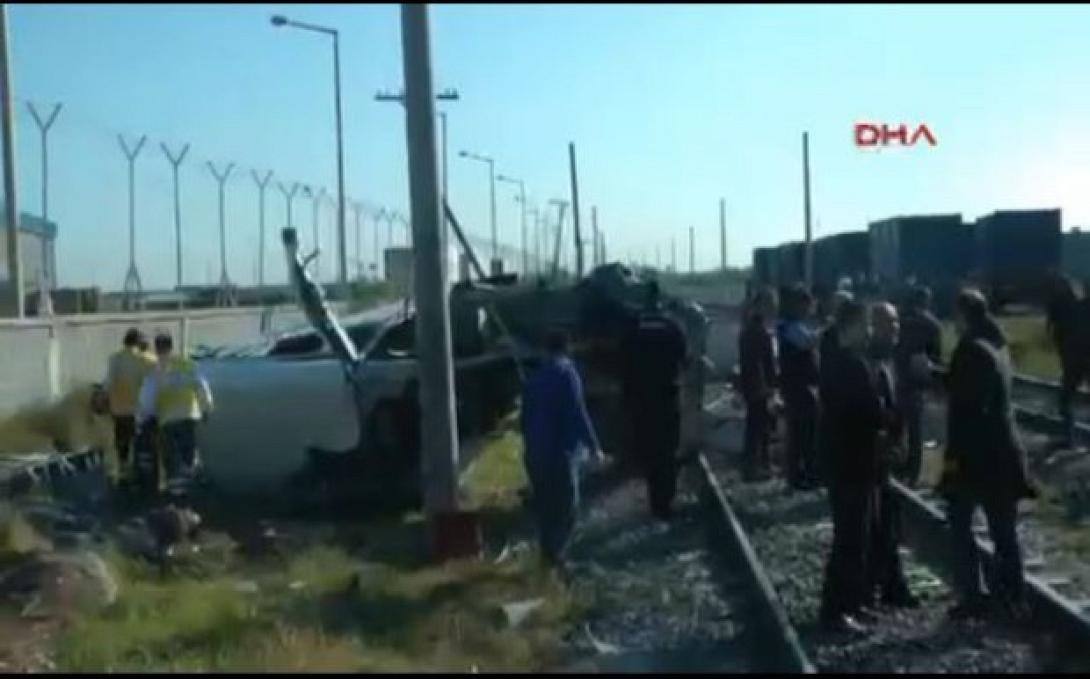 Σύγκρουση τρένου με φορτηγό στη νότια Τουρκία, εννέα νεκροί