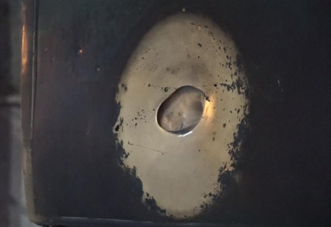 δακρύζουσα κολώνα