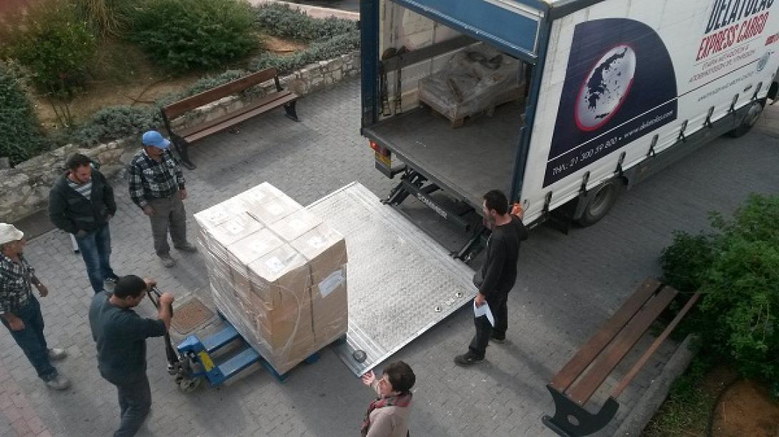 Φορτίο με βασικά τυποποιημένα τροφίμα στο Μαλεβίζι, από την Ένωση Ελλήνων Εφοπλιστών