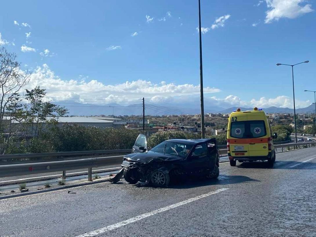 Το ΙΧ υπέστη σοβαρές ζημιές  (Φωτογραφία Γιάννης Λιονάκης)