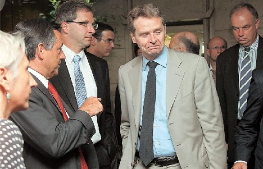 Στην Αθήνα η τρόικα - Φόβοι ότι ετοιμάζει το μεγάλο "μπαμ"