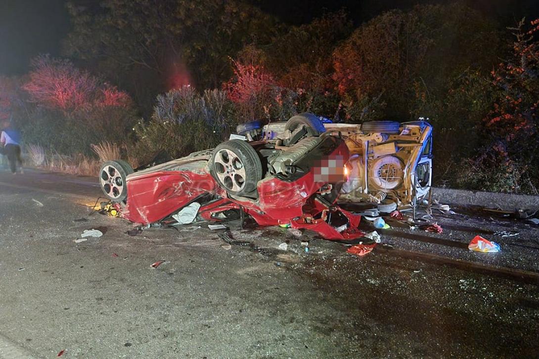 Συντρίμμια και αίμα στην άσφαλτο... (φωτογραφία zarpanews)