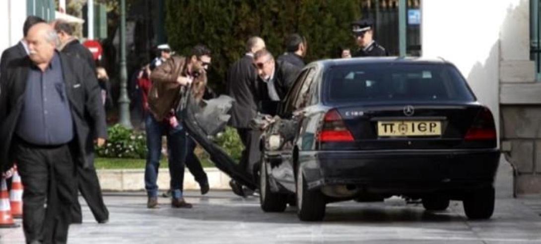 Τροχαίο ατύχημα στο προαύλιο της Βουλής 