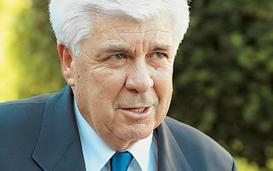 Θέλουν να «φάνε» τον υπουργό αγροτικής ανάπτυξης;